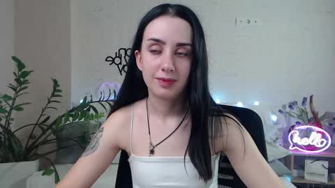 Snapshot of emilylayer chatting on February 17, 12:32 am Emyli online show from February 17, 12:32 am