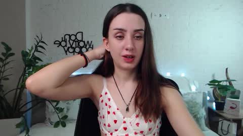 Snapshot of emilylayer chatting on February 9, 8:56 pm Emyli online show from February 9, 8:56 pm