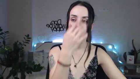 Snapshot of emilylayer chatting on March 9, 10:19 pm Emyli online show from March 9, 10:19 pm