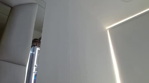 emily monrro online show from December 4, 7:06 pm