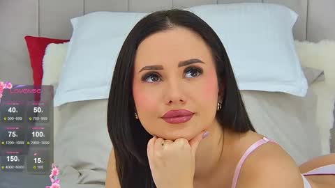 emilynovaa1 online show from October 9, 7:19 pm