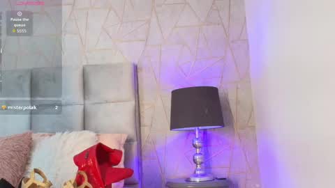 My IG - EmilyParker   online show from April 22, 4:03 pm