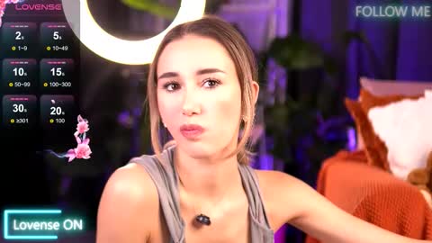 Emily online show from November 20, 3:05 am