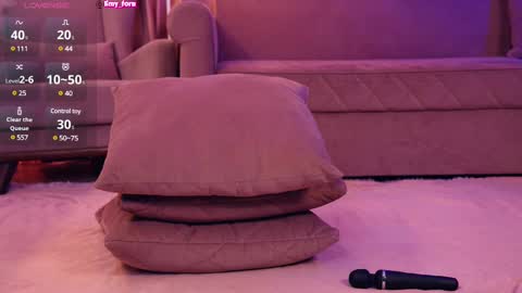 Hey i am  Emily     am -  pm online show from March 6, 11:47 am