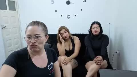 emily  friends online show from November 14, 5:20 am