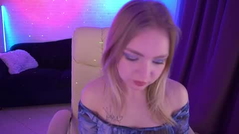 Snapshot of emilysunshines chatting on February 11, 9:46 pm  MY NAME IS Emily WELCOME EVERYONE I WILL BE HAPPY TO GIVE YOU WHAT YOU HAVE DREAMED OF FOR SO LONG online show from February 11, 9:46 pm