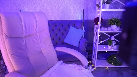Snapshot of emilysunshines chatting on February 8, 9:46 pm  MY NAME IS Emily WELCOME EVERYONE I WILL BE HAPPY TO GIVE YOU WHAT YOU HAVE DREAMED OF FOR SO LONG online show from February 8, 9:46 pm