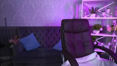 Snapshot of emilysunshines chatting on October 8, 6:41 am  MY NAME IS Emily WELCOME EVERYONE I WILL BE HAPPY TO GIVE YOU WHAT YOU HAVE DREAMED OF FOR SO LONG online show from October 8, 6:41 am