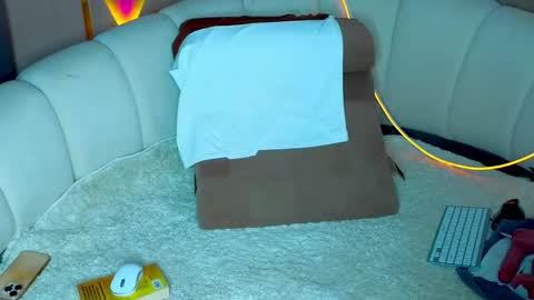 Emily wish-list  online show from May 27, 1:34 am
