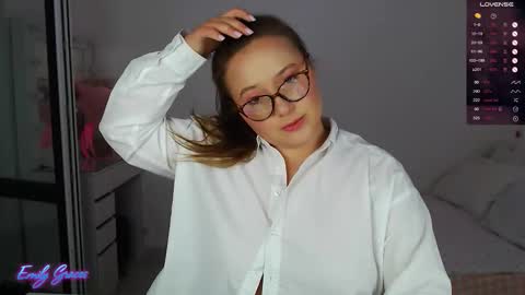 Snapshot of emilyxgrasez chatting on September 14, 1:41 am Emily online show from September 14, 1:41 am