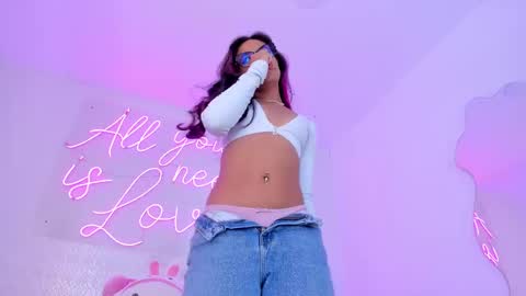 Emily Bank online show from September 22, 8:13 pm