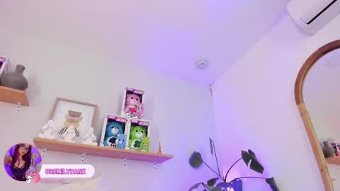 Emily Bank online show from September 27, 8:28 pm