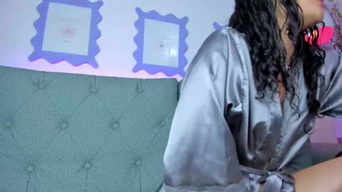 emilyy_kim online show from March 9, 10:19 am