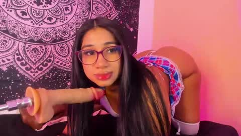emilyy_walker online show from May 28, 12:58 pm