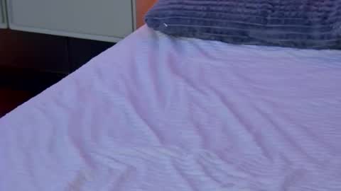 emisterling online show from July 15, 10:31 am