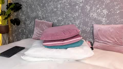 Emma online show from April 10, 9:08 pm