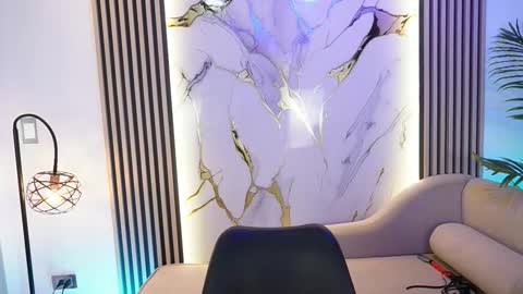 emma__walkerr_ online show from February 28, 8:13 pm