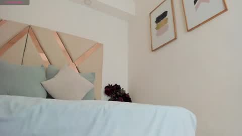 Emma Castillo online show from July 11, 7:02 am