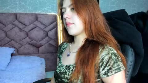 Snapshot of emma_ford1 chatting on March 7, 9:18 am Emma  online show from March 7, 9:18 am