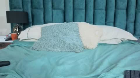 Emma online show from November 29, 3:03 am