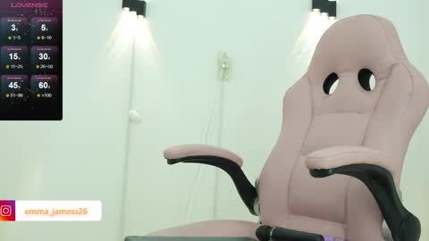 emma_jamess online show from April 11, 7:45 am