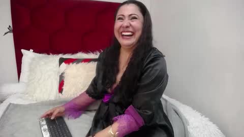 Emma 3 online show from February 4, 1:04 pm