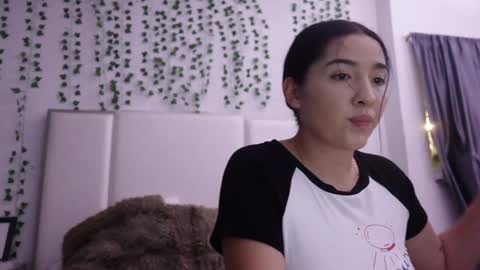 emma_johnson_ online show from February 17, 2:10 am