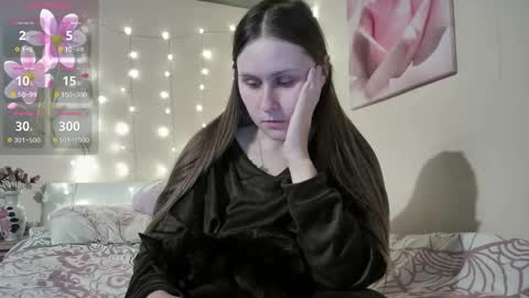 Snapshot of emma_just chatting on October 20, 8:52 am emma_just online show from October 20, 8:52 am