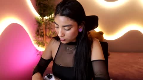 Emma online show from April 10, 10:36 pm