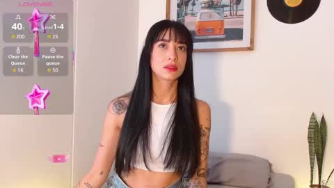 Snapshot of emma_pole_88 chatting on October 25, 6:19 pm Sara Luna online show from October 25, 6:19 pm