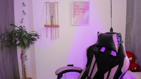 Emma online show from June 22, 6:48 pm