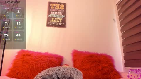 EMMA  online show from March 10, 8:35 pm