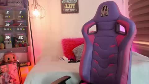 EMMA  online show from February 12, 8:56 pm