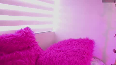 Snapshot of emma_soffia_ chatting on October 15, 6:53 pm EMMA online show from October 15, 6:53 pm