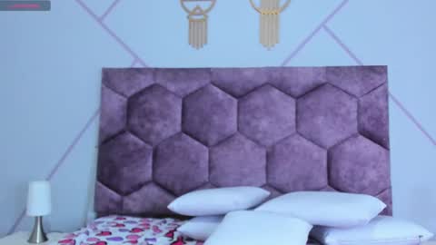 emma_whitee_ online show from September 19, 10:02 pm