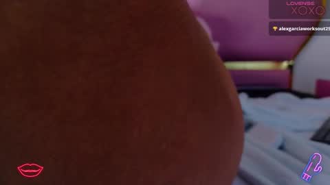 Welcome Im yosein  Your love is my passion activate it with your tips and enjoy with me online show from November 20, 11:46 pm