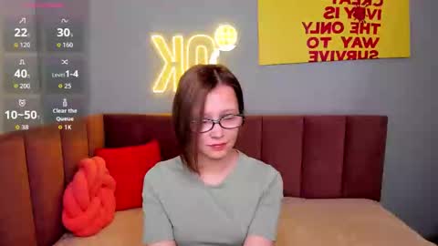 Emma 3 online show from March 19, 2:06 am