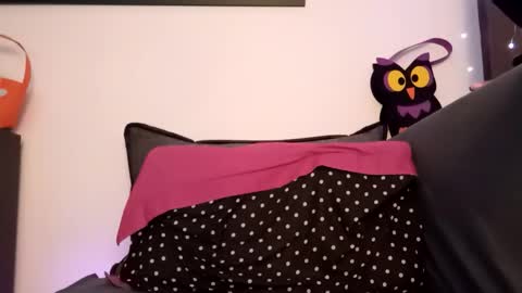 emmakros online show from October 31, 10:59 am