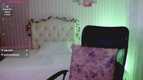 Emmas Room online show from February 25, 1:31 am