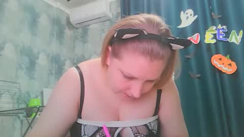 emmamelody online show from October 25, 1:50 am