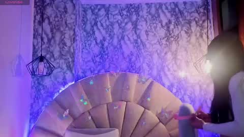   online show from May 22, 10:55 am