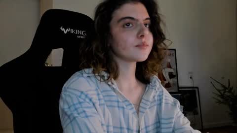 Emma online show from December 25, 2:02 pm