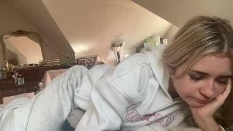 EmmaAngel online show from November 27, 6:04 pm