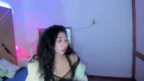 Emma online show from October 15, 2:51 pm