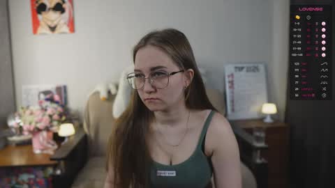 Mia online show from February 18, 7:02 pm