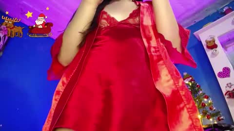 Snapshot of emmaxx7 chatting on December 23, 7:41 pm Emma  online show from December 23, 7:41 pm