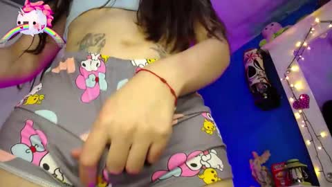 Snapshot of emmaxx7 chatting on February 11, 9:25 pm Emma  online show from February 11, 9:25 pm