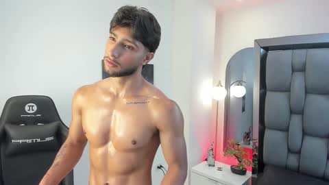 Snapshot of emmet_collins chatting on October 1, 4:28 pm Emmet online show from October 1, 4:28 pm