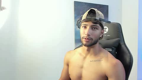 Snapshot of emmet_collins chatting on September 26, 2:36 pm Emmet online show from September 26, 2:36 pm