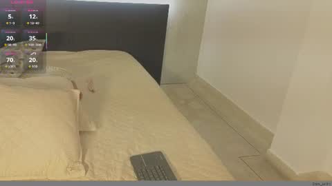 emmi_collins online show from June 19, 7:53 pm